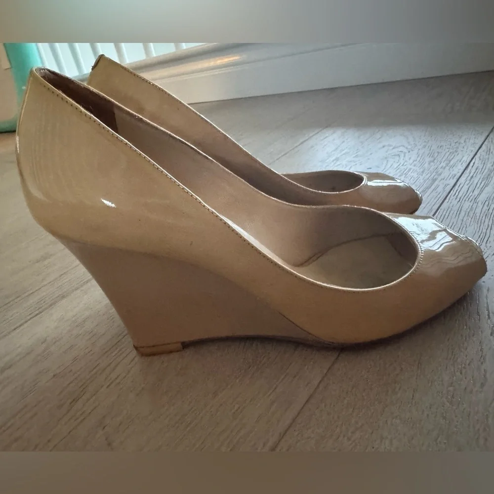 Jimmy Choo Baxen Patent Peep-Toe Wedge Pump size 37.5 Beige color